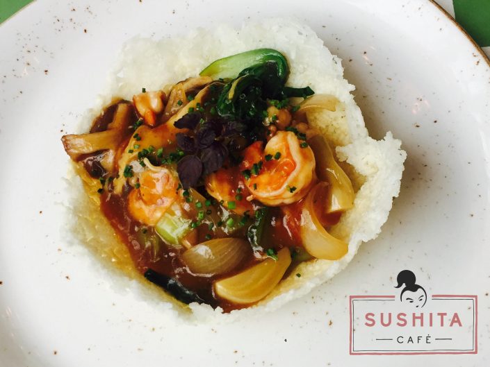 Las recetas de Sushita: wok de langostinos con arroz crunch